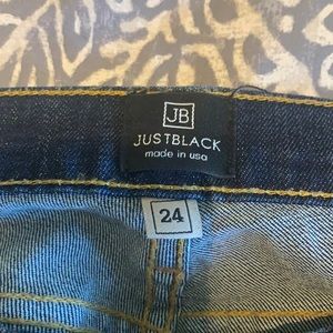 Just Black brand skinny jeans. Size 24.